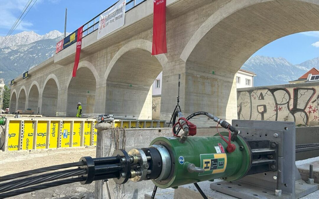 Meilenstein für die Karwendelbahn: ÖBB schieben neuen Viadukt-Teil ein