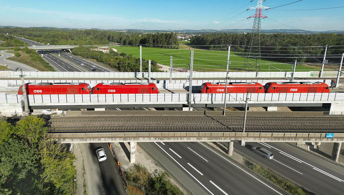 ÖBB Weststrecke: Neue Brücke zwischen Marchtrenk und Wels erfolgreich getestet