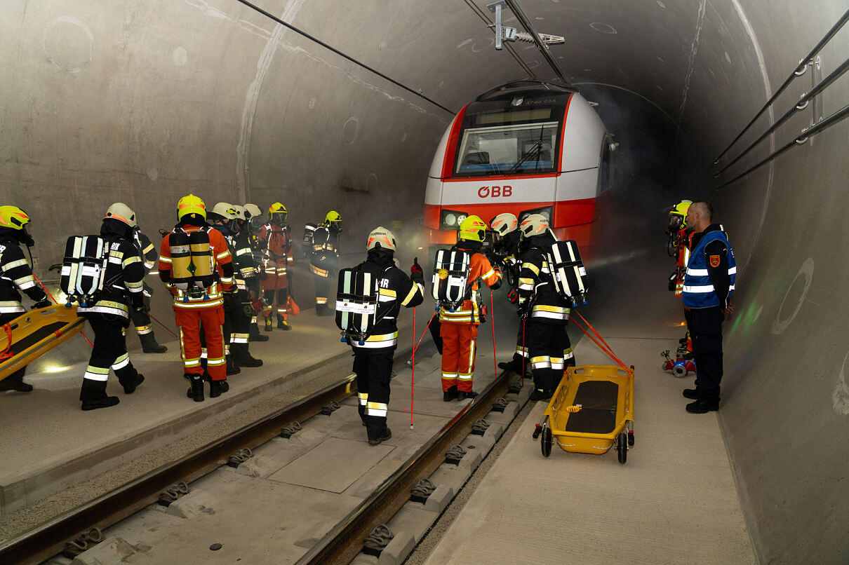 Großübung im Koralmtunnel beendet Notfall-Trainingsphase – Inbetriebnahme im Dezember im Plan
