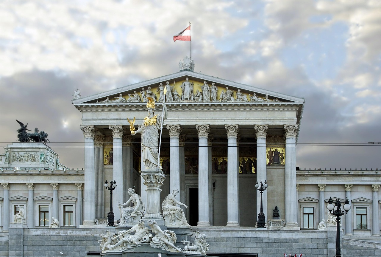 Debatte um chinesische Westbahn-Züge im Parlament: Verkehrsminister warnt vor Risiko für Europas Bahnindustrie