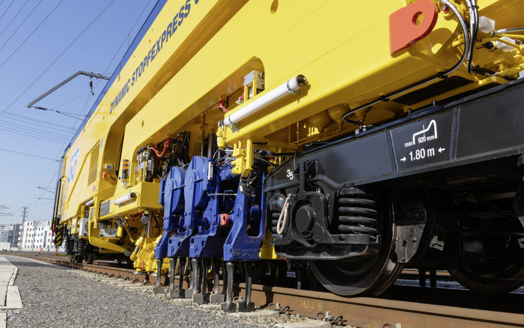 SPITZKE erweitert Maschinenflotte mit Großauftrag an Plasser & Theurer